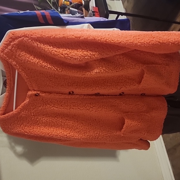 Clothes - Picture 8 of 17